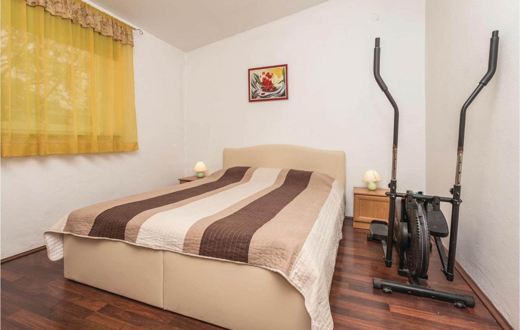 3 Bedroom Gorgeous Apartment In Marcana Bagian luar foto